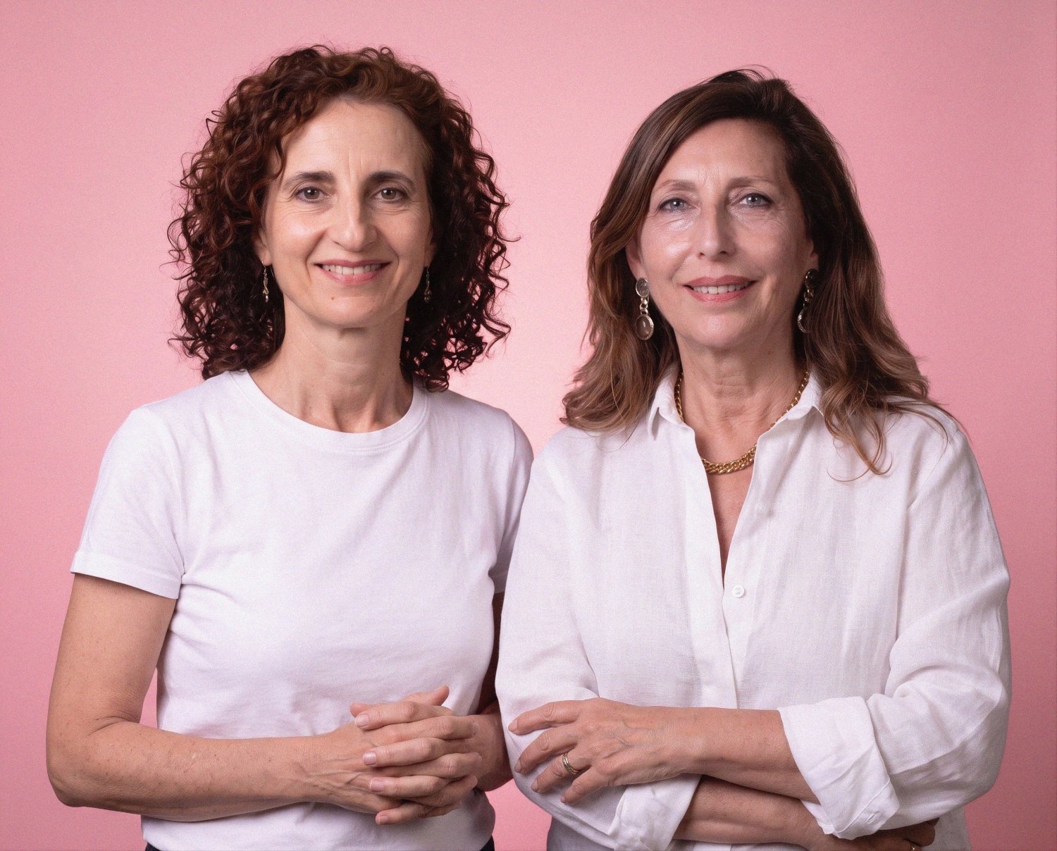 Loretta Merzari e Claudia Leone, che rispondono al telefono di Estetica Aries.